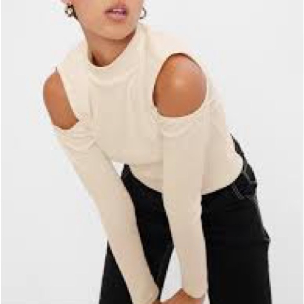 Mockneck Rib Cold Shoulder Top - Picture 5 of 10